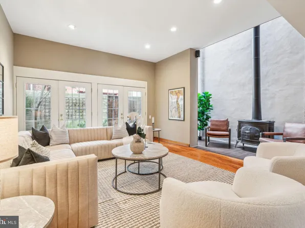 742 E Passyunk Ave, Philadelphia, PA 19147