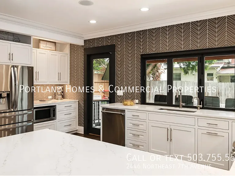 2446 NE 7th Ave — Photo 6