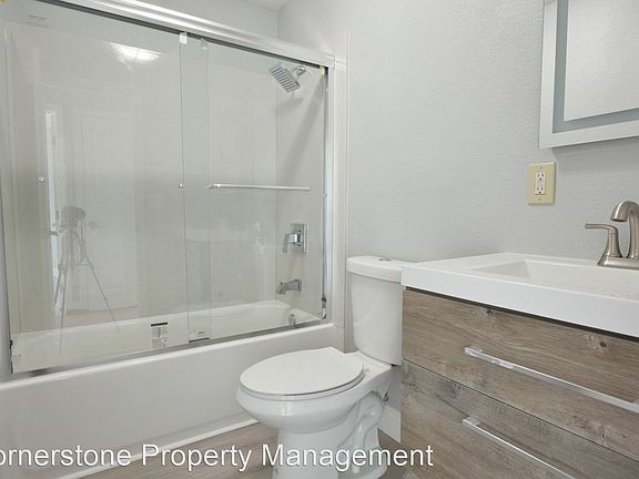 5th image of 445 Kuehnis Dr #7