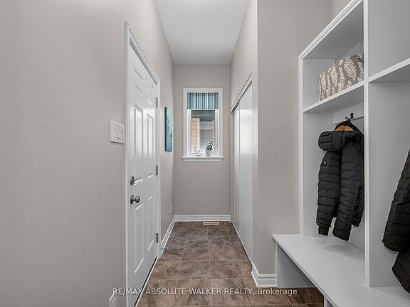 4th image of 119 Cambie Rd