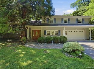 24 Van Dam Road, Hyde Park, NY 12538