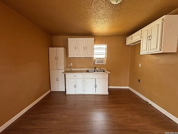 5th image of 120 N Plum