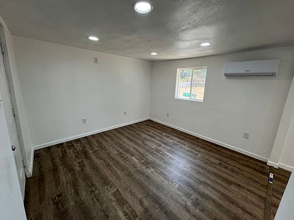 2nd image of 717 W Date Ave #B