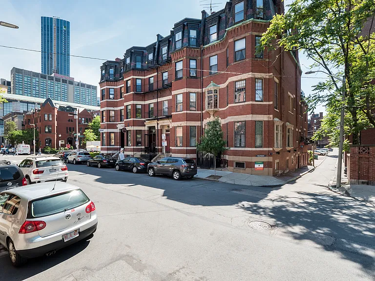 30 Gloucester St #3 — Photo 18