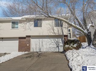 610 Oregon Trl, Lincoln, NE 68521