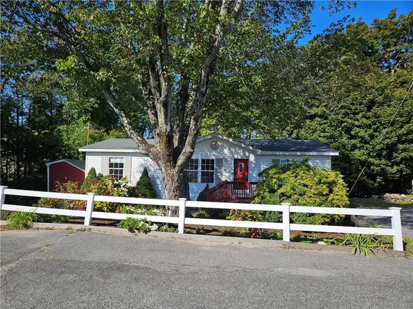 27 Woodward Rd Trailer 55, Lincoln, RI 02865