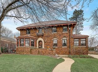 2621 E Newton Ave, Shorewood, WI 53211