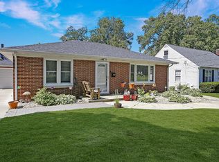 325 E 17th St, Lockport, IL 60441