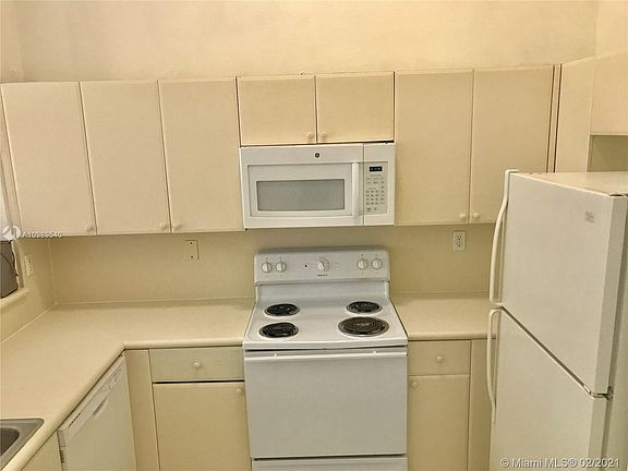 4th image of 1677 SE 27th Ct Unit 100