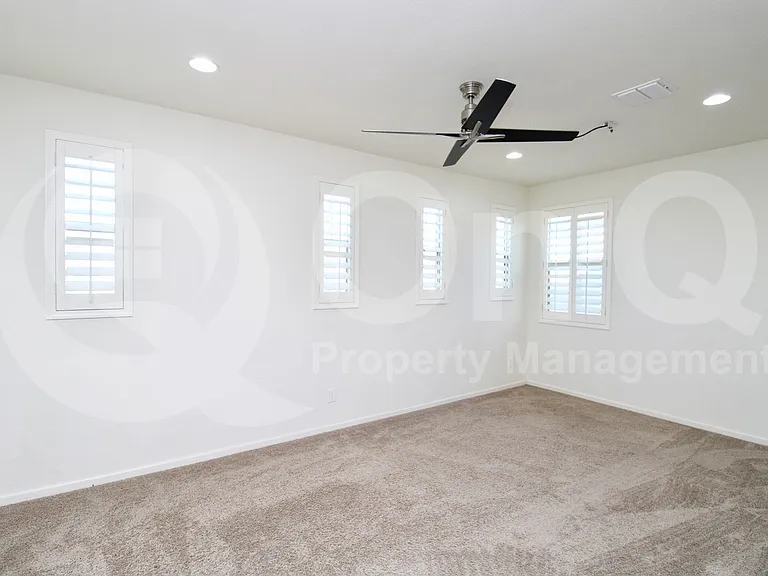 241 E Wisteria Dr — Photo 8