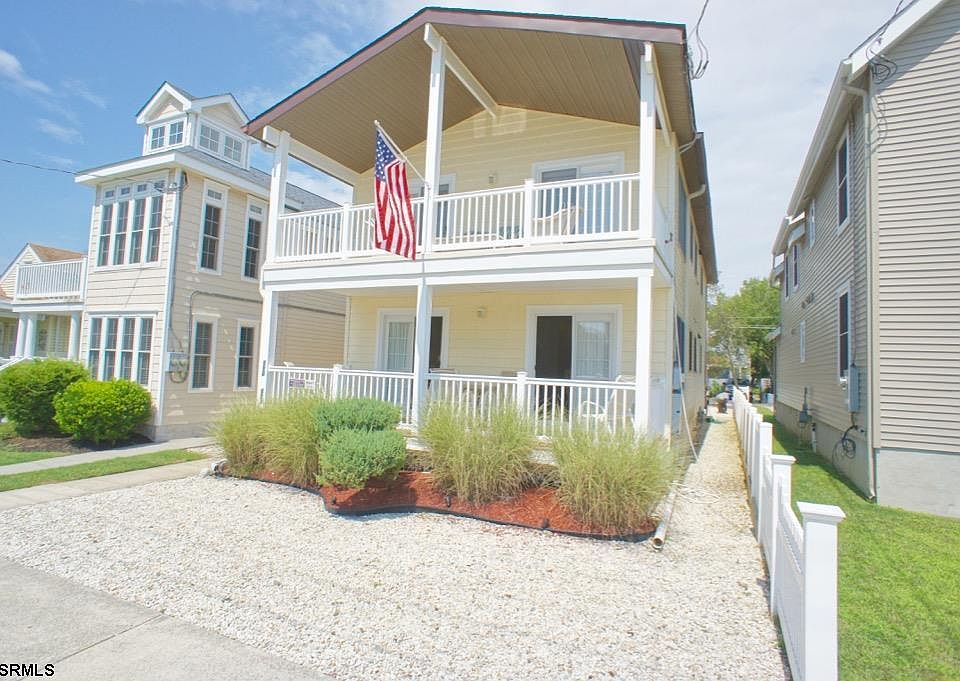 1st image of 110 Wesley Ave #110