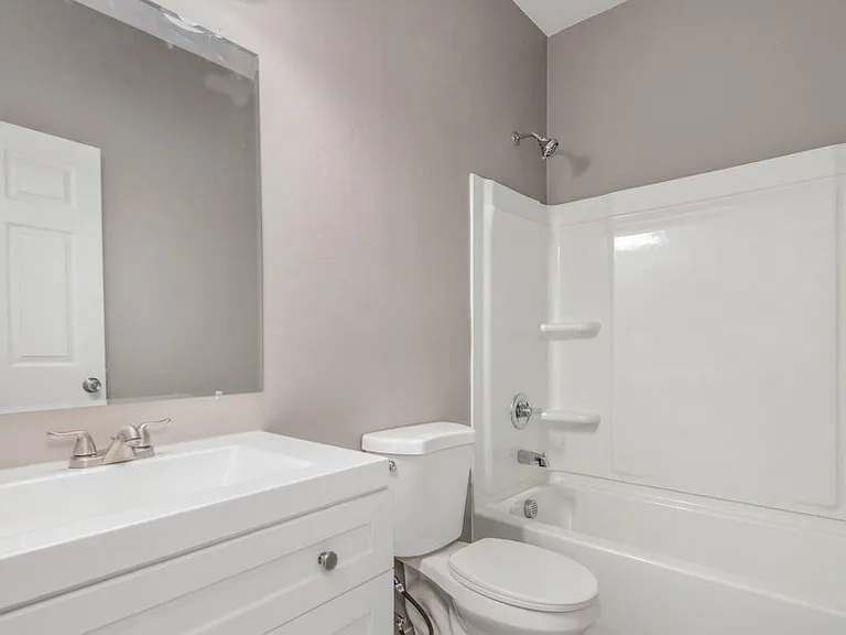 1518 E 27th St #1 — Photo 9