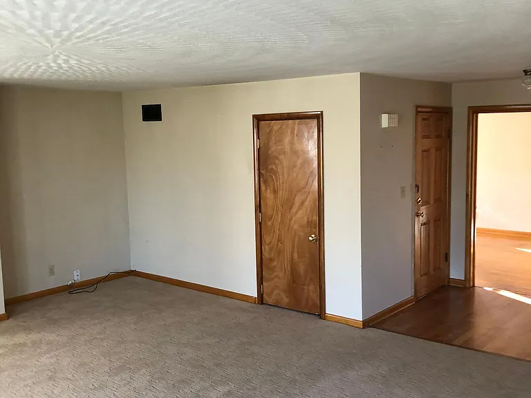 879 Genesee Ave NE #2 — Photo 6