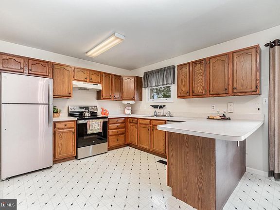 4th image of 191 Chartwood Dr