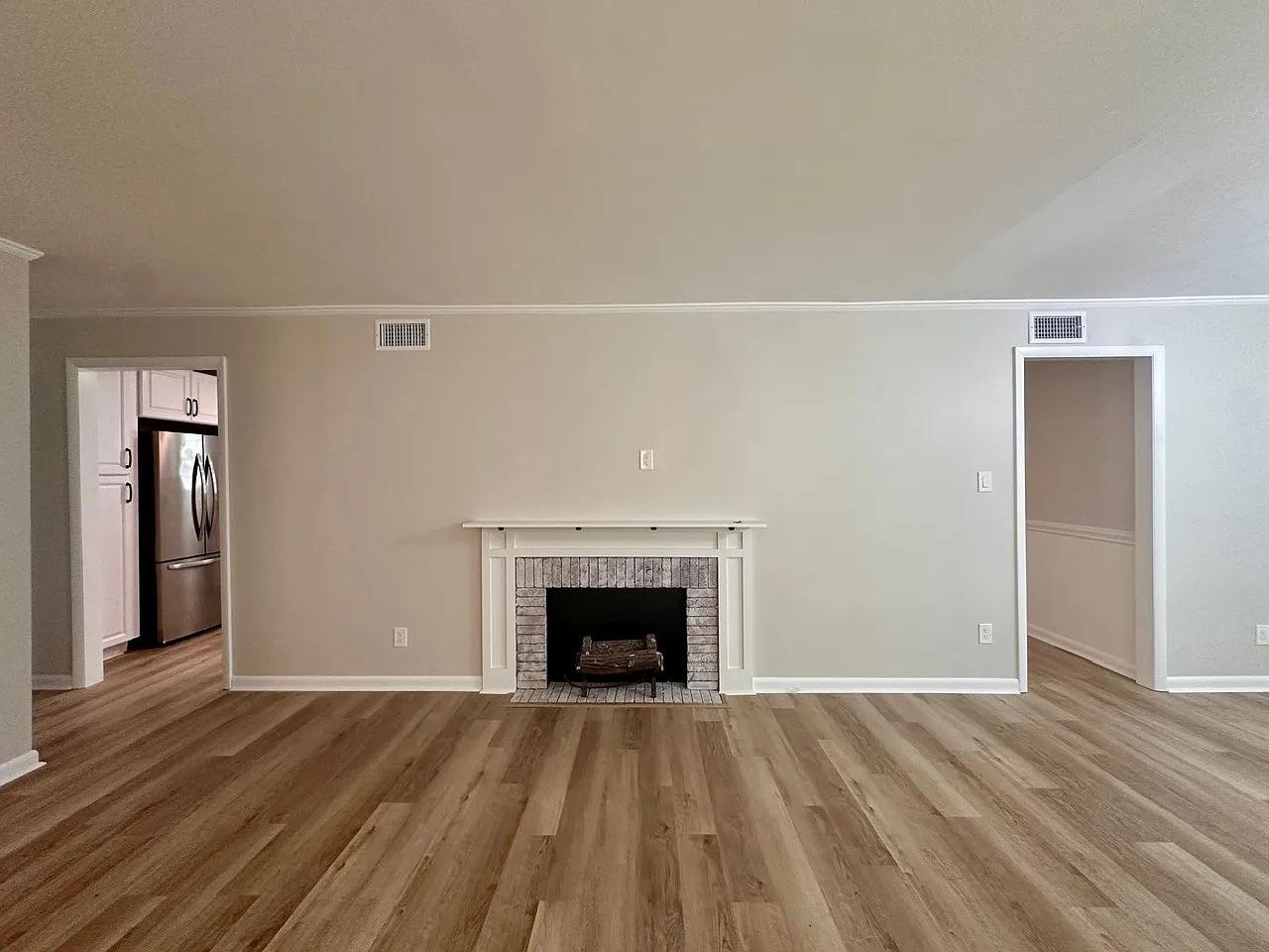 3 bed, 1817 sqft, $2,495 — Photo 3
