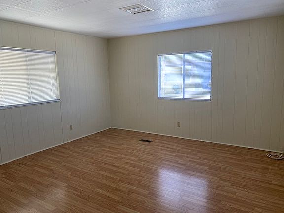 3rd image of 3833 N Fairview Ave #62