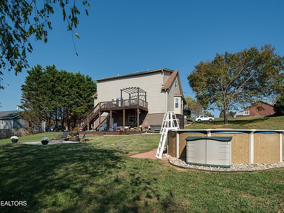 3rd image of 162 Jessie Ln