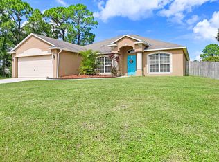 1825 Fairlight St NW, Palm Bay, FL 32907
