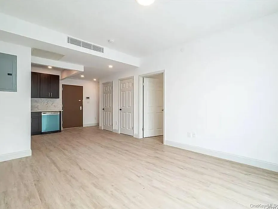 2 bed, 1.0 bath, 1000 sqft, $3,000 — Photo 4