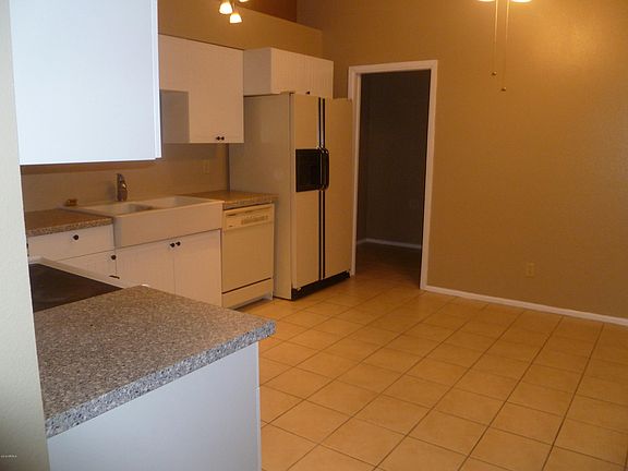 Kitchen&Laundry Room