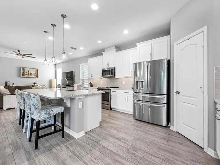 640 Bayern Ln — Photo 5