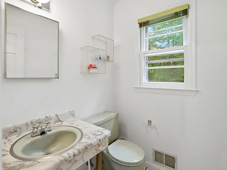 7 Hathaway Dr — Photo 16