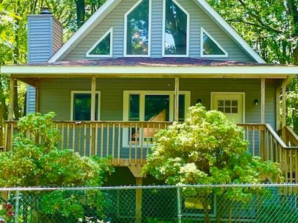 135 Cabin Rd, Milford, PA 18337