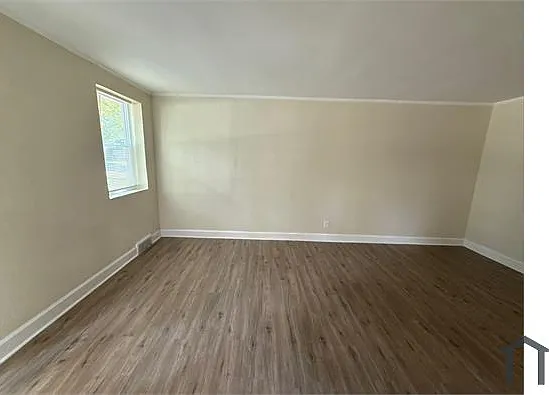15519 Plainview Ave — Photo 7