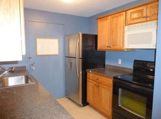 9 Village Hill Ln APT 17, Natick, MA 01760