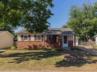 3604 Welshire Dr, Bettendorf, IA 52722