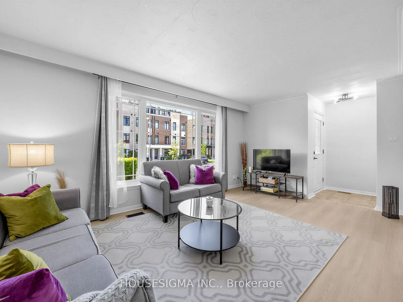 3 bed, $2,699 — Photo 4