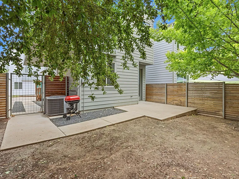 801 N Bluff Dr #33 — Photo 24