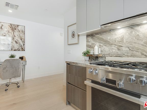 5th image of 1155 N Fuller Ave Penthouse 3