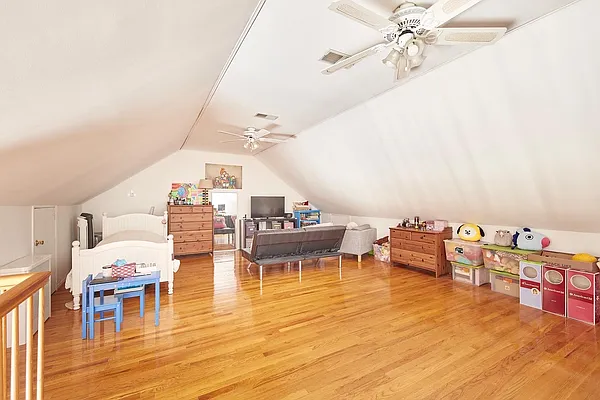 Sold by Homesmart Premier Living Realty | media 23