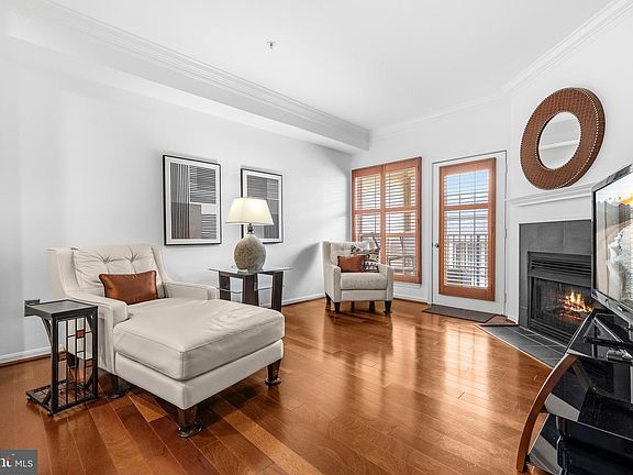 5th image of 4854 Eisenhower Ave Unit 451