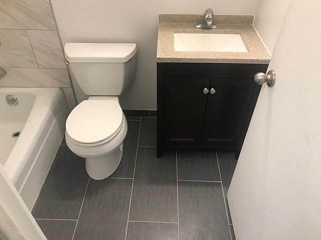 2nd image of 516 W Aldine Ave #1