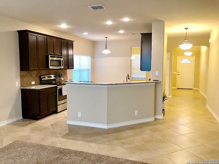 7315 Elizabeth Way — Photo 4