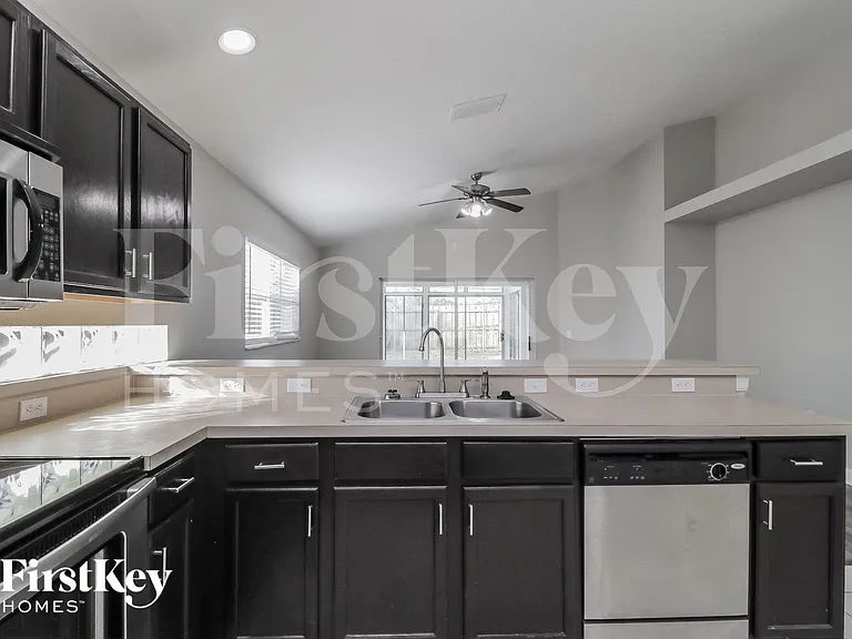 14844 Lady Victoria Blvd — Photo 7