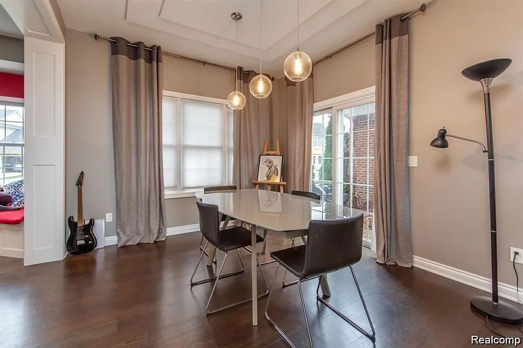 4 bed, 4.5 bath, 2632 sqft, $4,000 — Photo 4