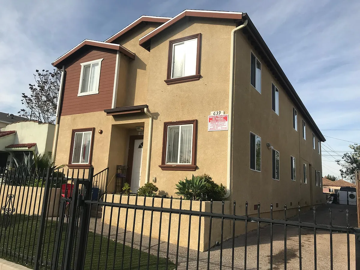 Building Photo - 639 E 82nd St #2