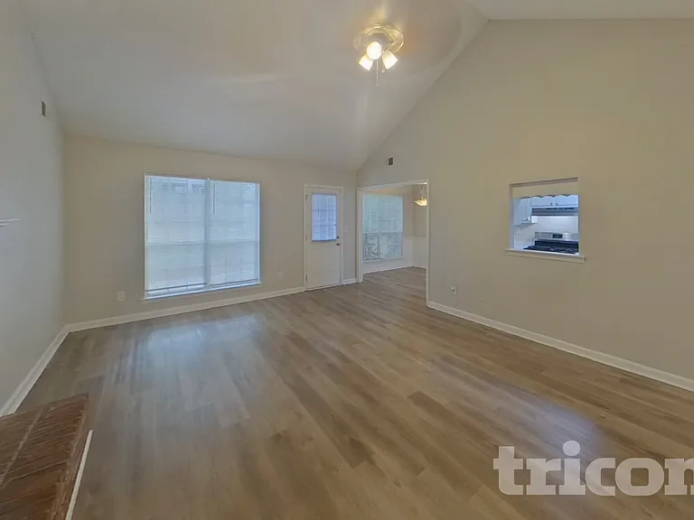 511 Horseshoe Cir — Photo 2