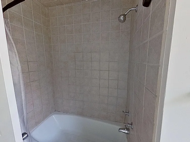 136 W Canada - Multi-unit — Photo 16