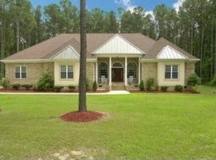 557 Holly Berry Ln, Selma, NC 27576