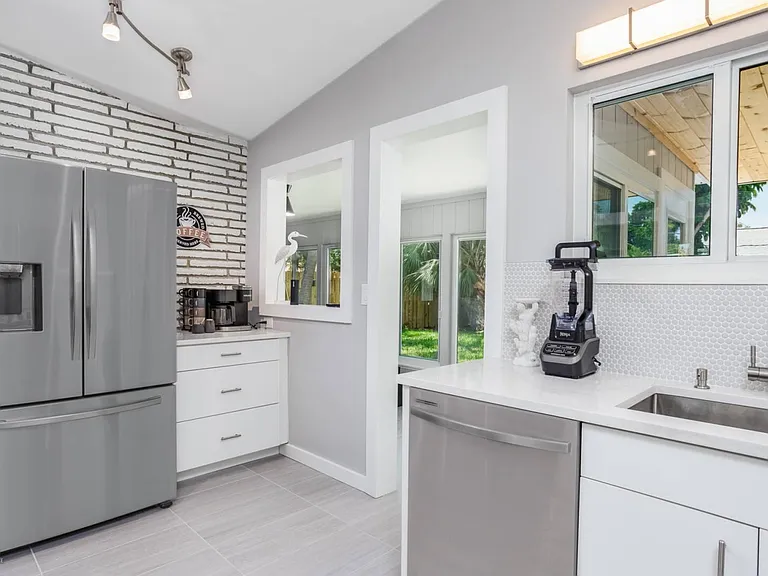7412 Starfish Dr — Photo 16
