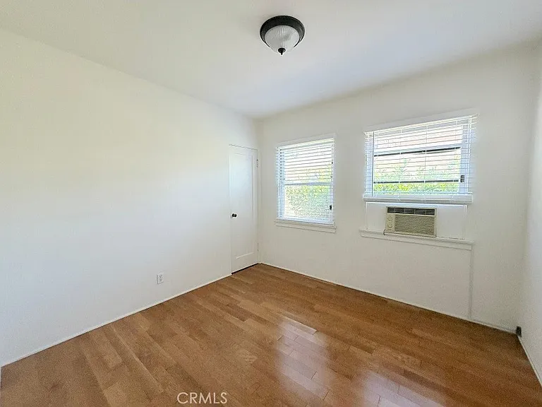 141 N Kenwood St #B — Photo 6