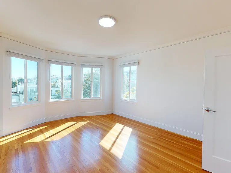2844 Lyon St — Photo 8