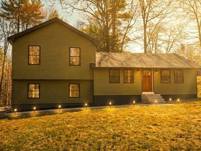 33 McCrillis Road, Nottingham, NH, 03290