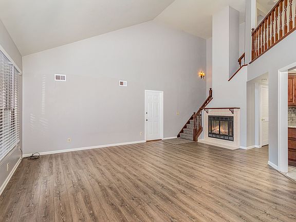 5th image of 889 Alpine Dr