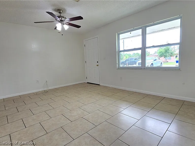1552 Cedarbrook St — Photo 10