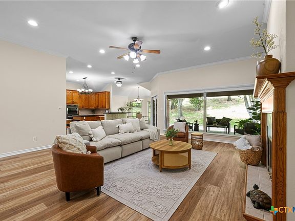 3rd image of 1205 Larkspur Ln